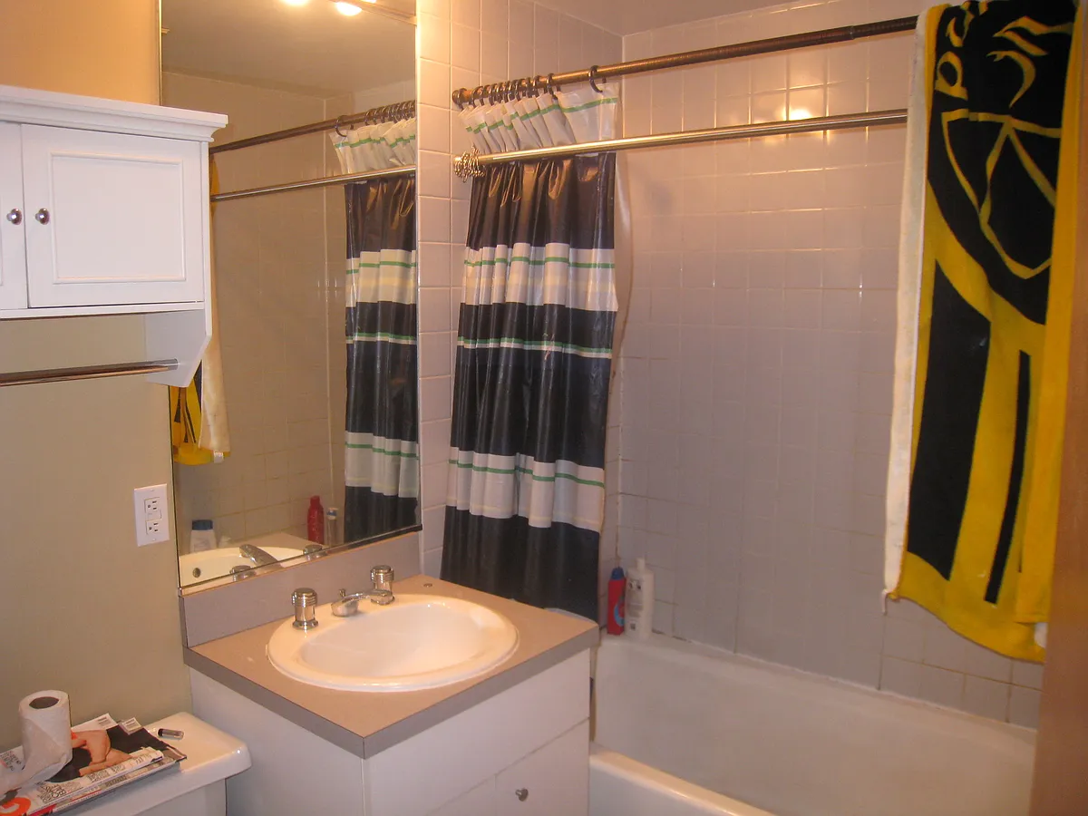 Building Photo - 3449 N Racine Ave #1
