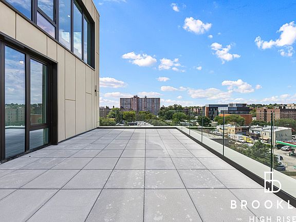 4th image of 50 E 10th St #714