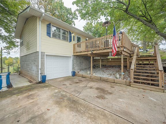 2nd image of 217 Hillcrest Dr