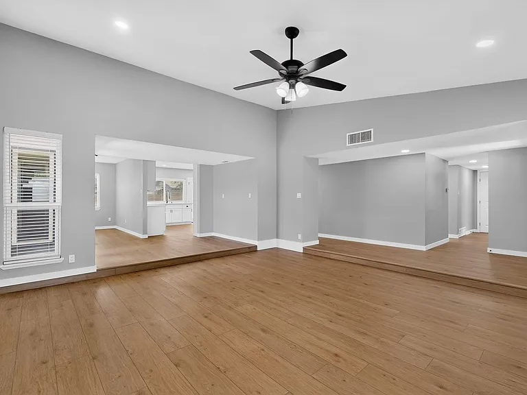 243 Woodhurst Dr — Photo 11