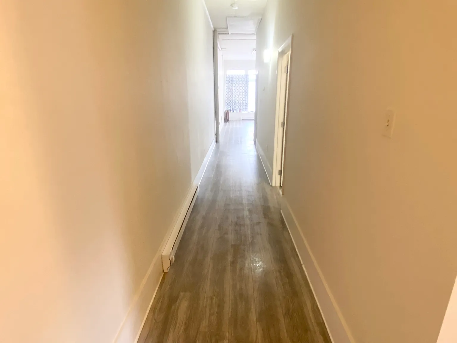 3 bed, 1200 sqft, $1,595 — Photo 2
