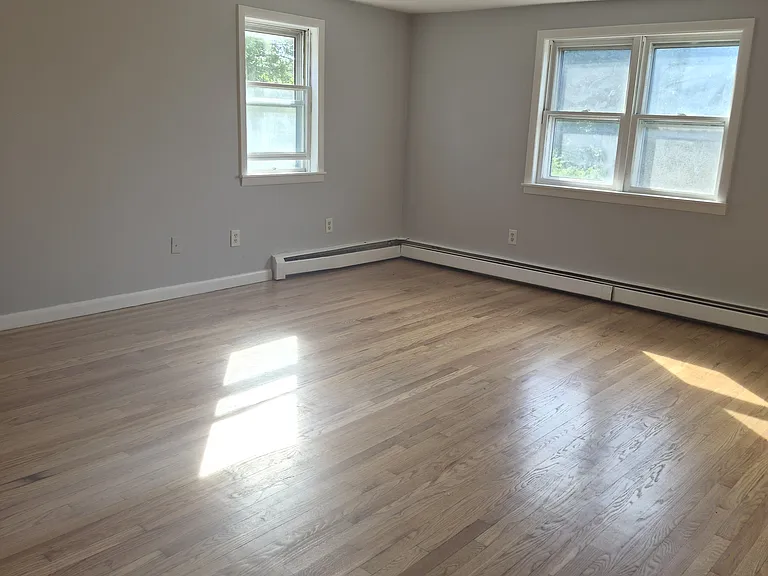 186 Broad St #5 — Photo 11