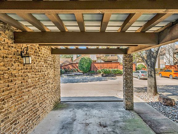 5th image of 336 Melrose Dr APT 2C