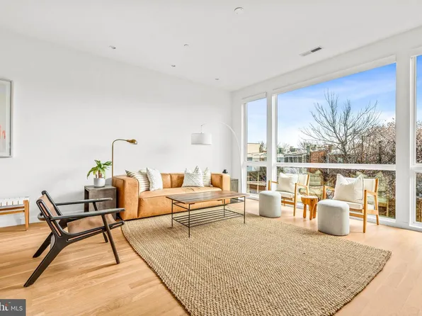 625 5th St NE #2, Washington, DC 20002