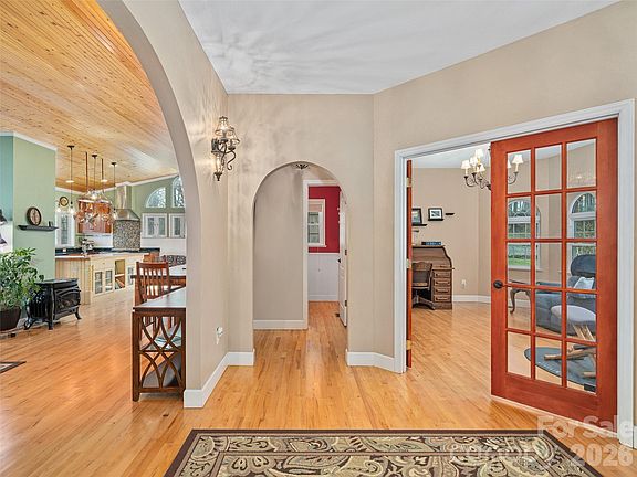 3rd image of 12 Riverview Dr