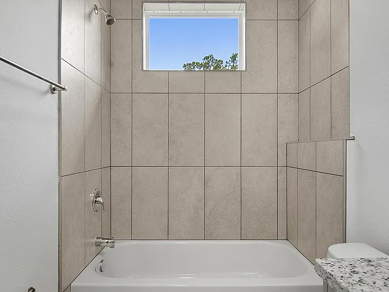 14 Ullynn Pl #A — Photo 48