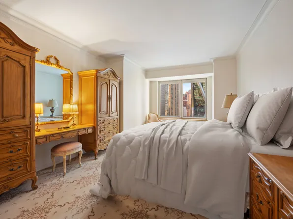 301 West 57th Street image 6 of 7