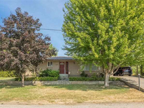 3259 Saint Amand Rd, Kelowna, BC V1W 3P2