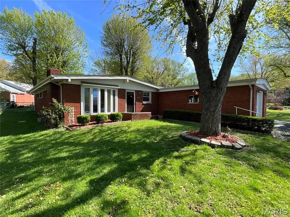 805 Willoway Ave, East Alton, IL 62024