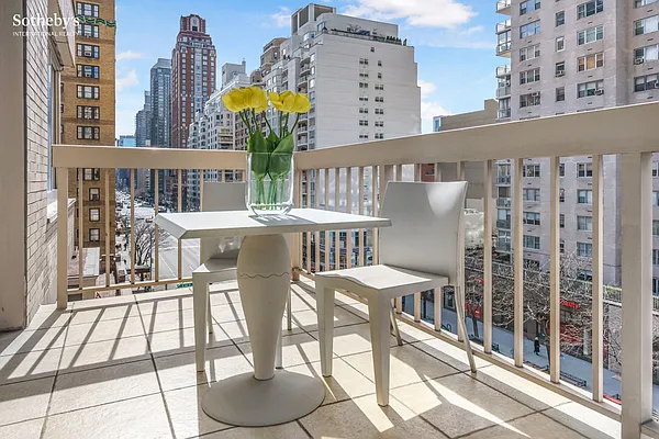 Rented by Sotheby's International Realty | media 23