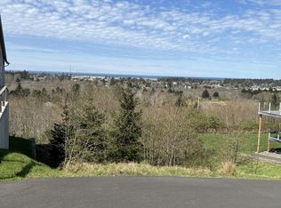 2198 Middle Fork Cir, Seaside, OR 97138