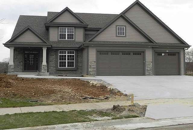 1st image of 100 Bayberry Ln