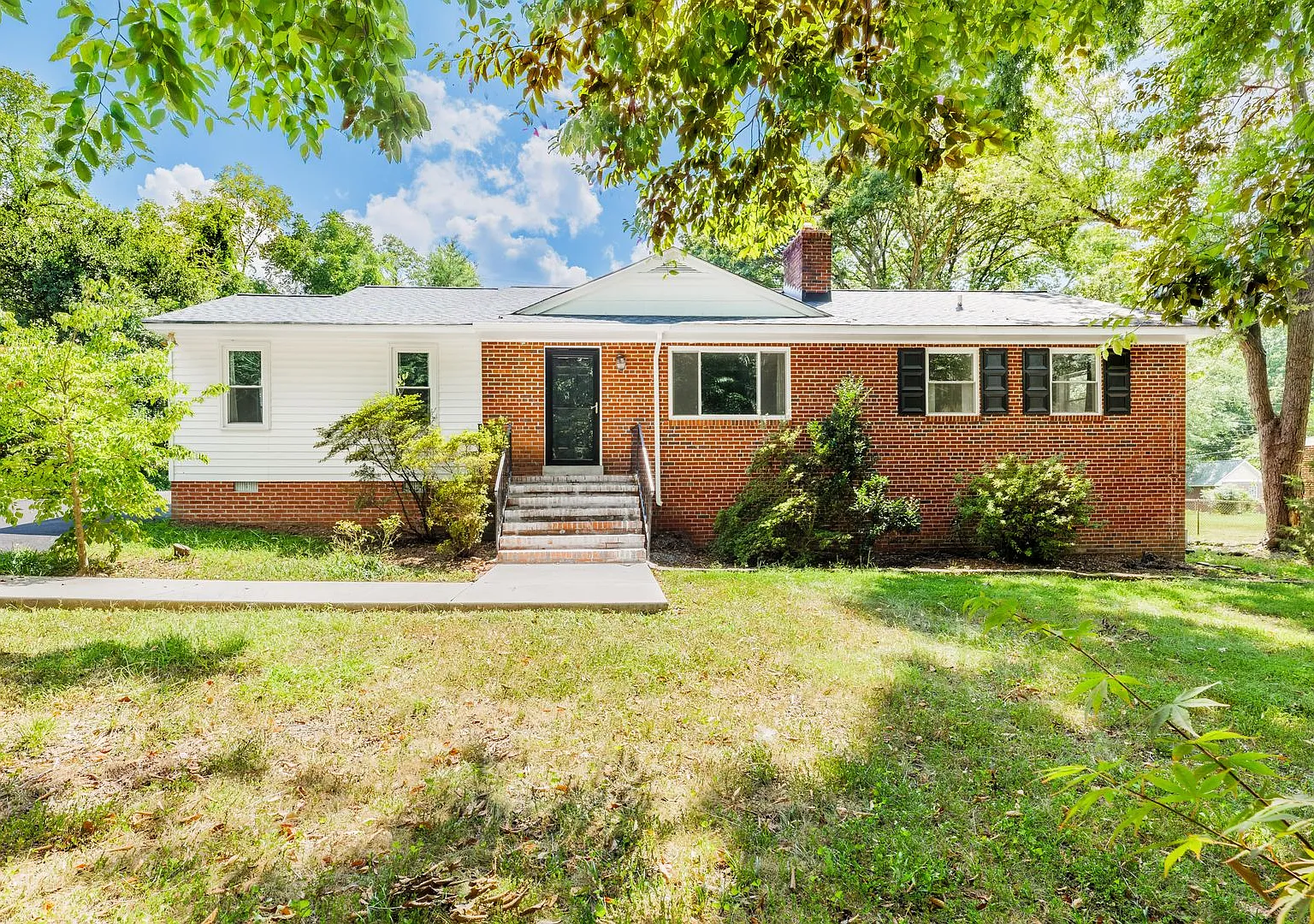 Amazing GEM in Bon Air for Rent! — Photo 1