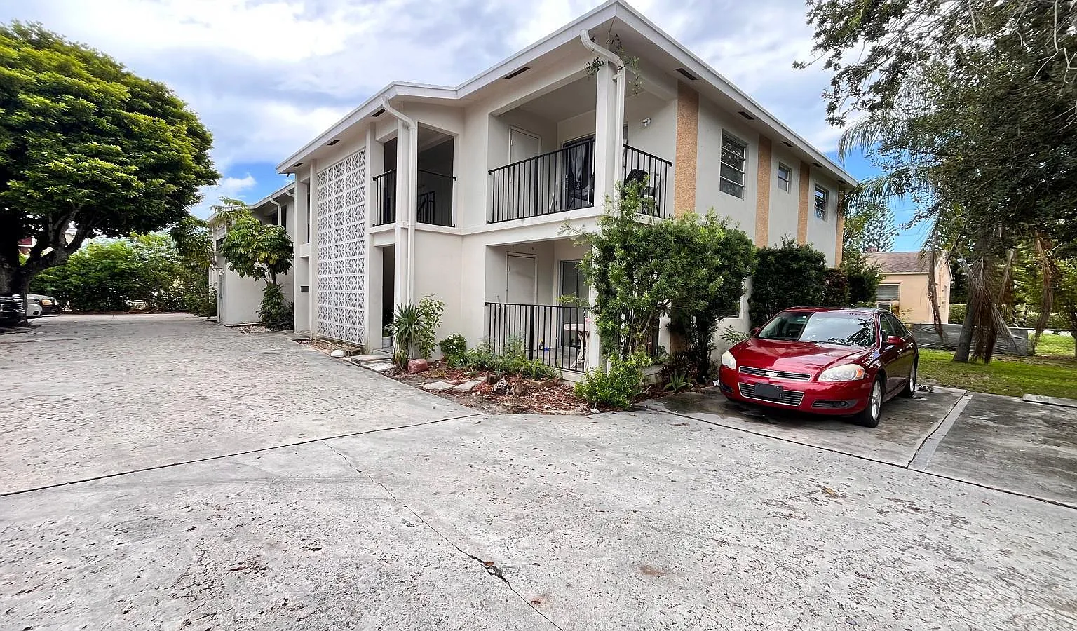 2 bed, 1.5 bath, 875 sqft, $2,200 — Photo 1