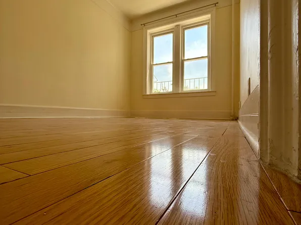 561 41st Street image 13 of 22