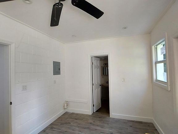 2nd image of 2224 Franklin St #C