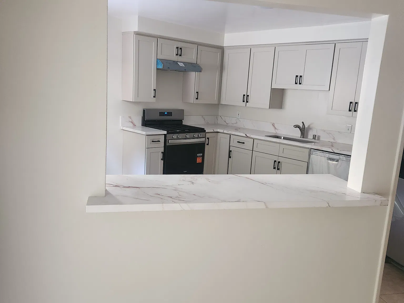 2 bed, 1000 sqft, $2,995 — Photo 3