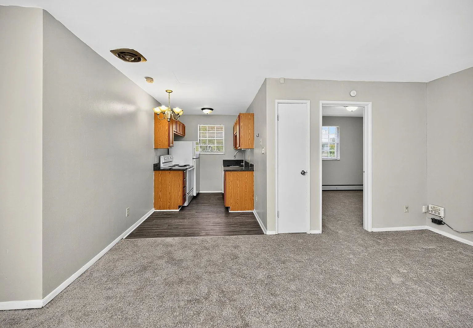 1 bed, 1.0 bath, 400 sqft, $899 — Photo 4