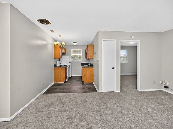 4th image of 3426 Telford St #5