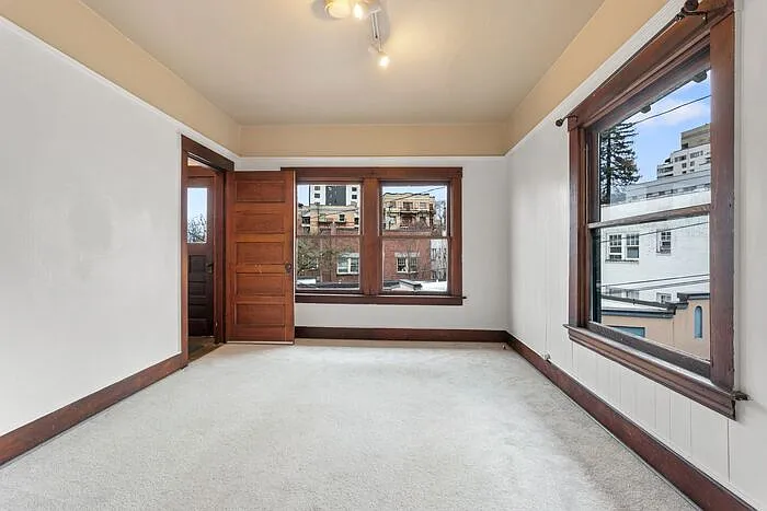801 SW Green Ave — Photo 5