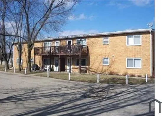21 Vanderbilt Dr #E — Photo 1
