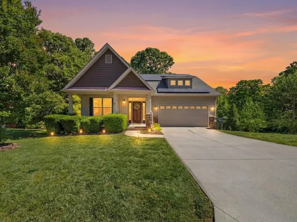 15 Kinlock Ln, Travelers Rest, SC 29690