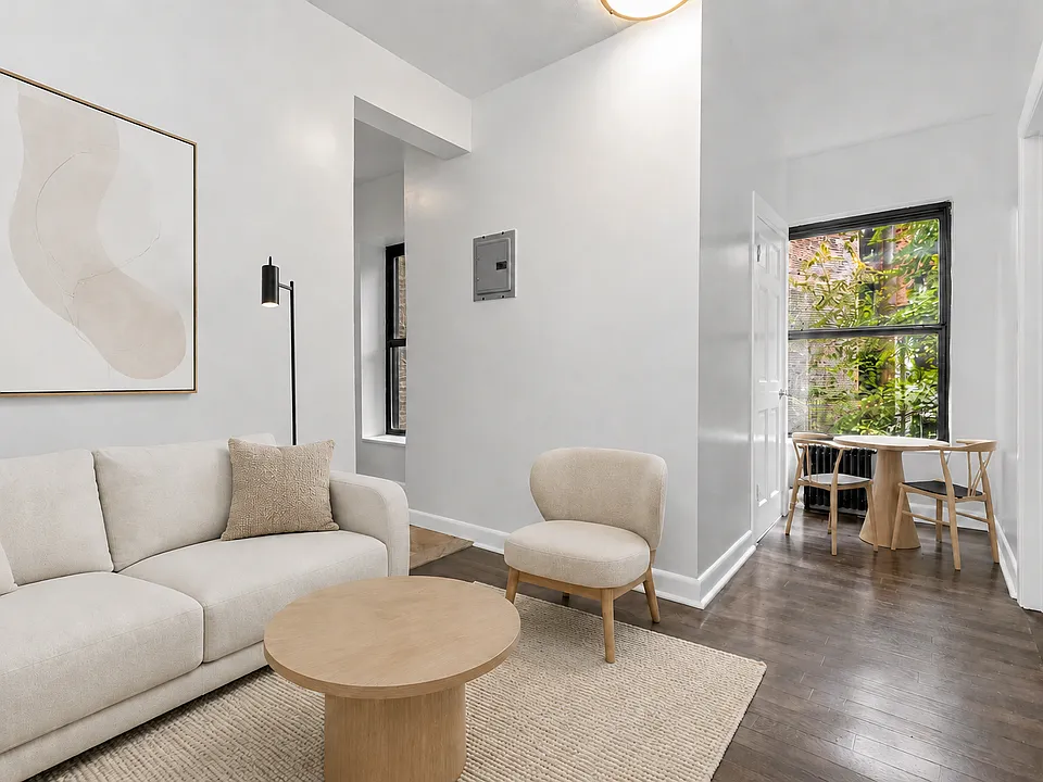 115 Perry St #1D