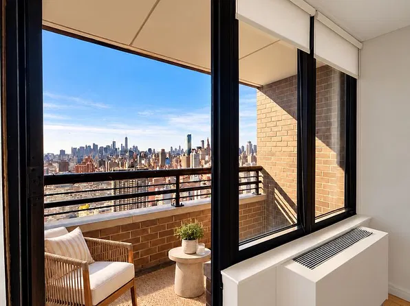 330 E 38th St APT 47C, New York, NY 10016