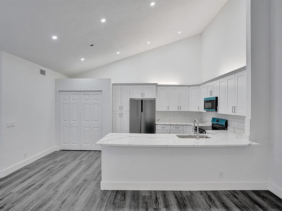 1st image of 4343 Woodstock Drive #B
