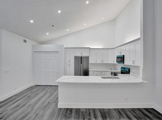 4343 Woodstock Dr APT B, West Palm Beach, FL 33409