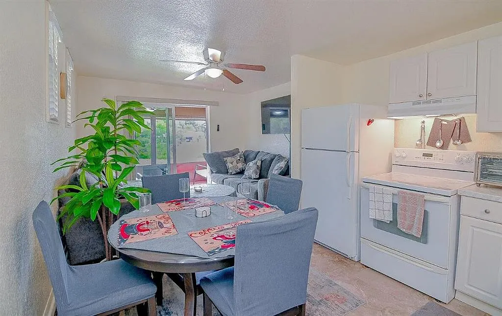 2 bed, 1.0 bath, 760 sqft, $1,350 — Photo 4