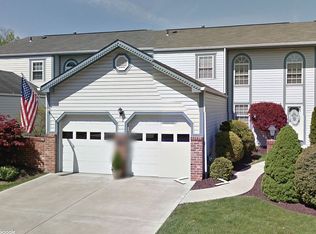 1150 Valleyview Dr, Lawrence, PA 15055