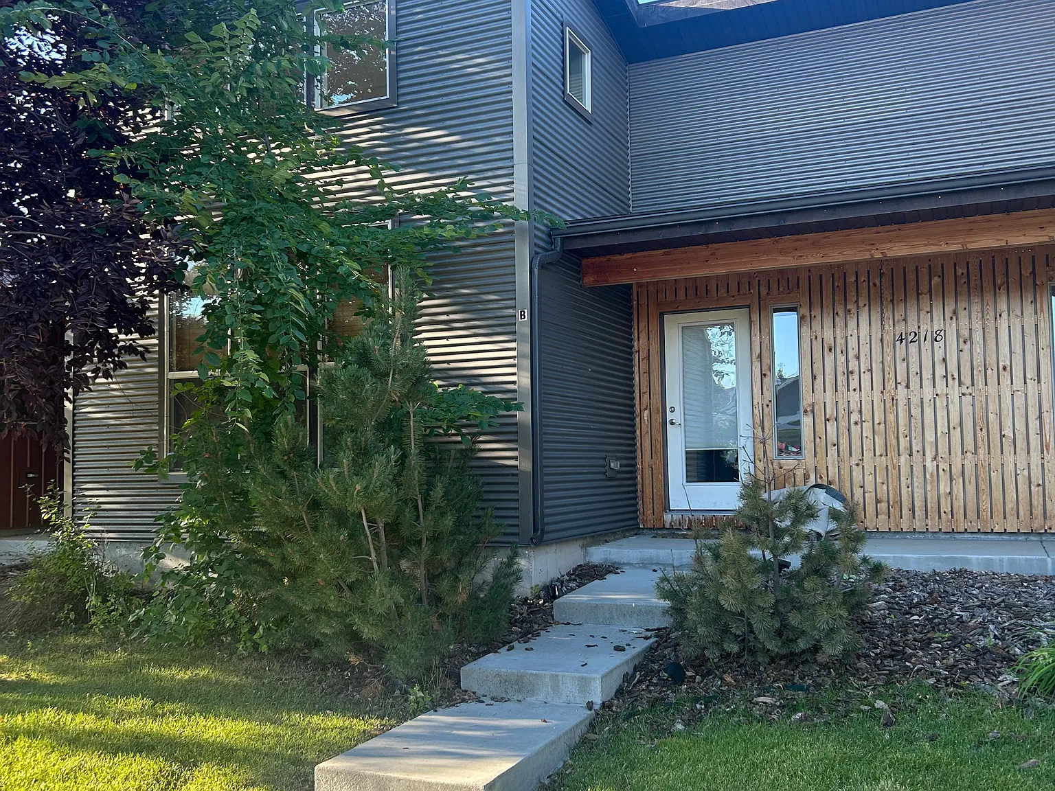 2 bed, 1200 sqft, $2,200 — Photo 1