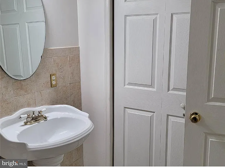 17680 Avenel Ln #BASEMENT — Photo 24
