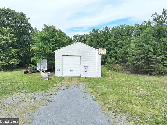 2nd image of 601 Timber Mountain Rd