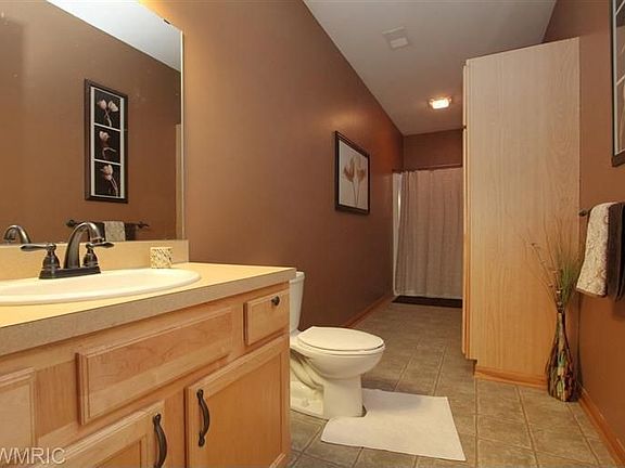 3rd image of 20050 Orchard Ln