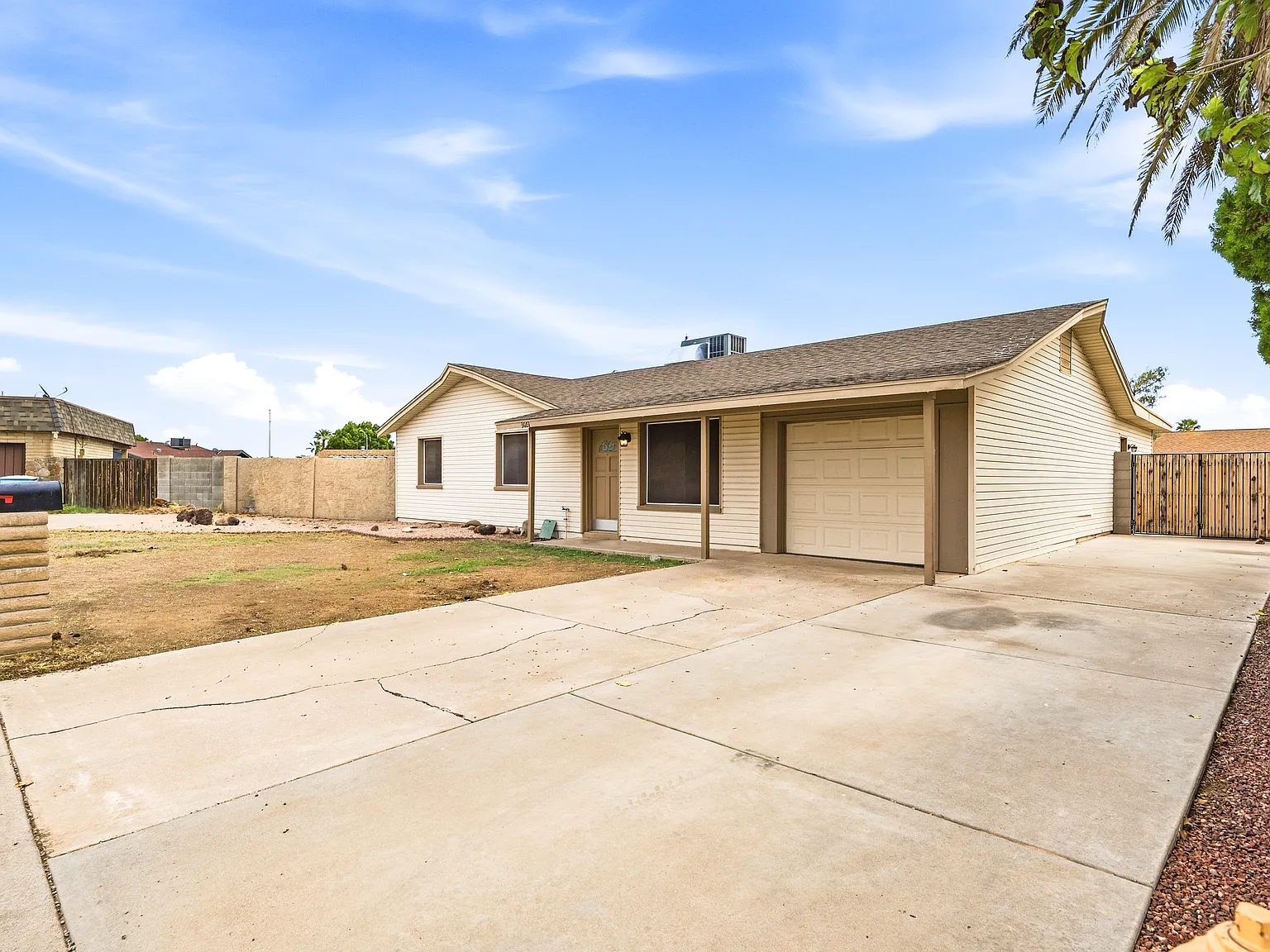 5 bed, 1929 sqft, $2,395 — Photo 2