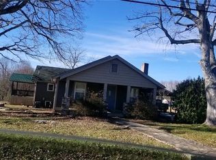 447 Oak Grove Rd, Flat Rock, NC 28731