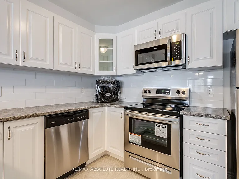 315 Pumpkinseed Cres — Photo 8