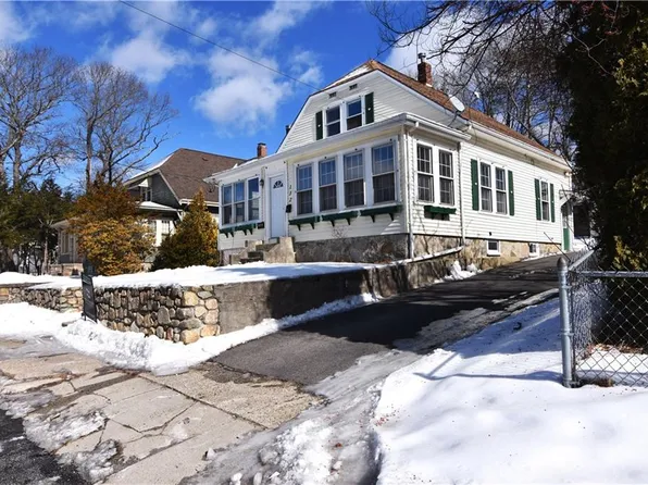 132 Division St, Woonsocket, RI 02895