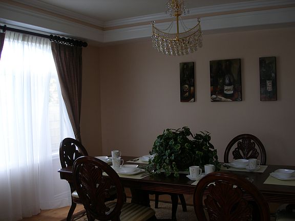 2nd image of 1316 S Gladys Ave