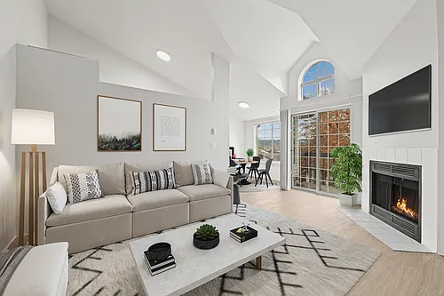 Wellington Apartment Homes Photo 1
