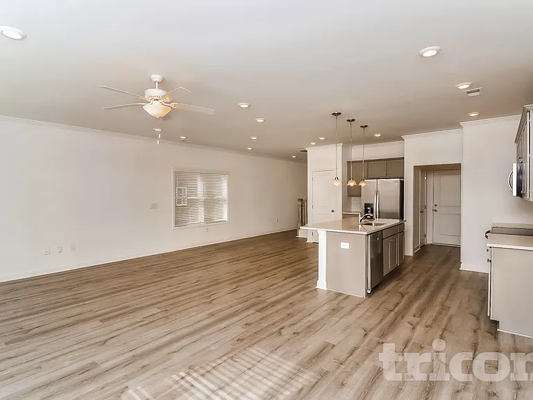 101 E Ridge Way — Photo 6