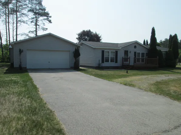 4100 Crestwood Ct, Lewiston, MI 49756