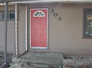 303 James St, Saint Joseph, IL