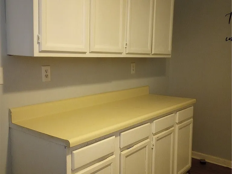 410 Linden Pl — Photo 10
