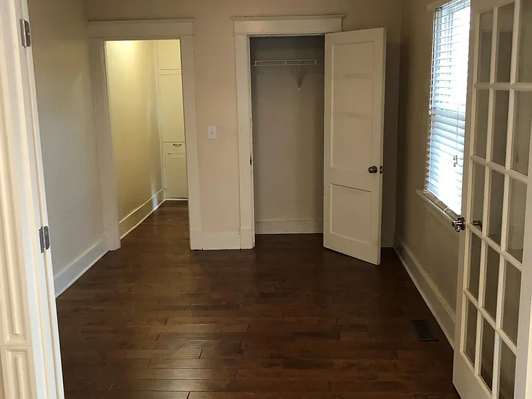 2509 Grinstead Dr — Photo 2