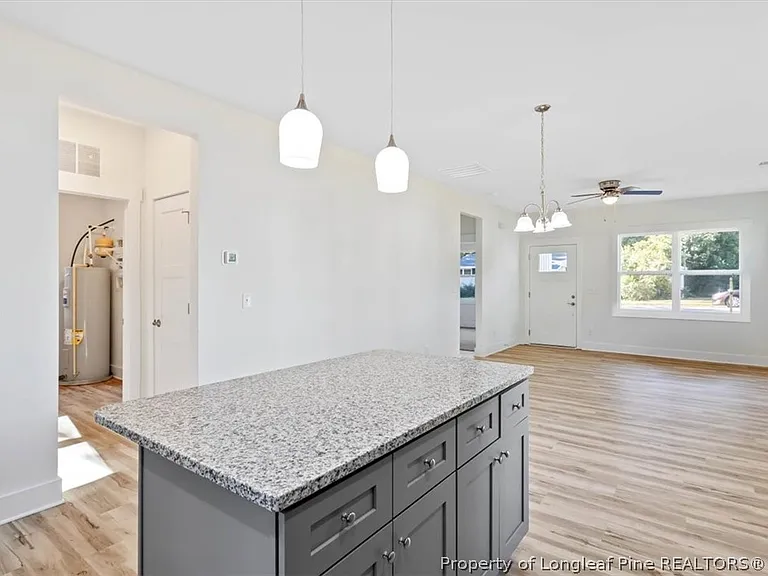 601 E Bay St — Photo 11