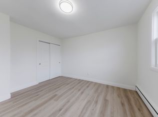 383 Buena Vista Ave #6, Oshawa, ON L1J2M6