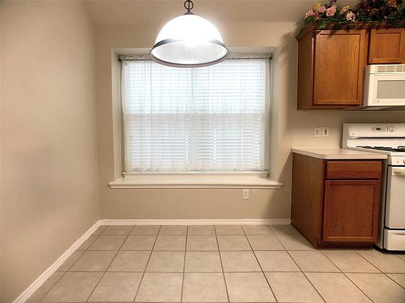 4th image of 6807 Holly Hills Ln